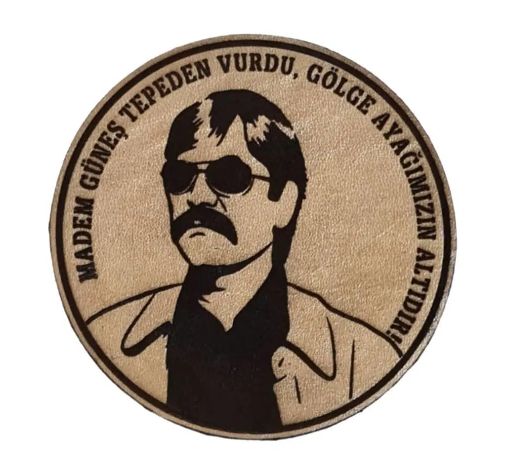 MADEM GÜNEŞ TEPEDEN VURDU GÖLGE AYAĞIMIZIN ALTIDIR Deri PEÇ - Arma - Askeri Patch